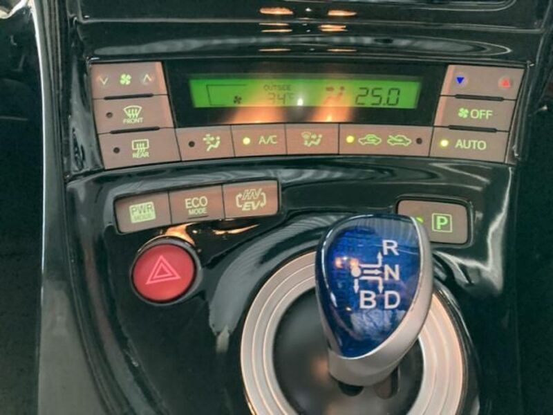 PRIUS PHV