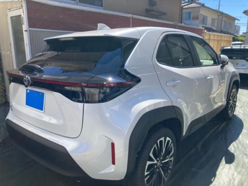 YARIS CROSS