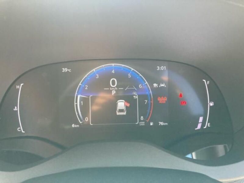YARIS CROSS