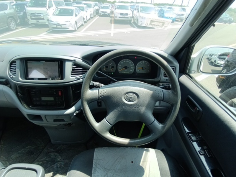 TOURING HIACE