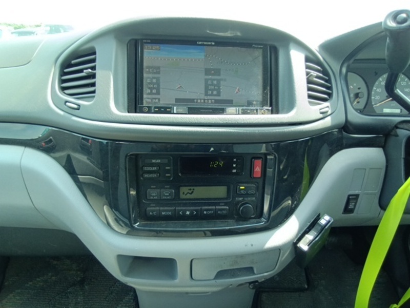TOURING HIACE