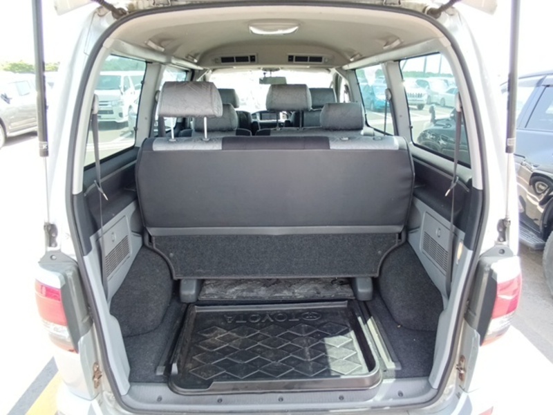 TOURING HIACE