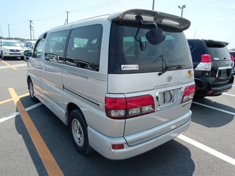 TOURING HIACE