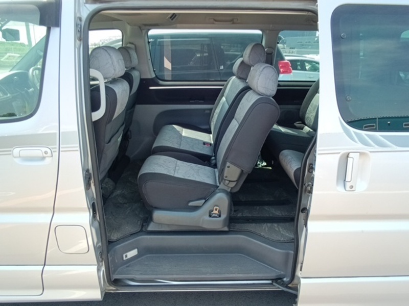 TOURING HIACE