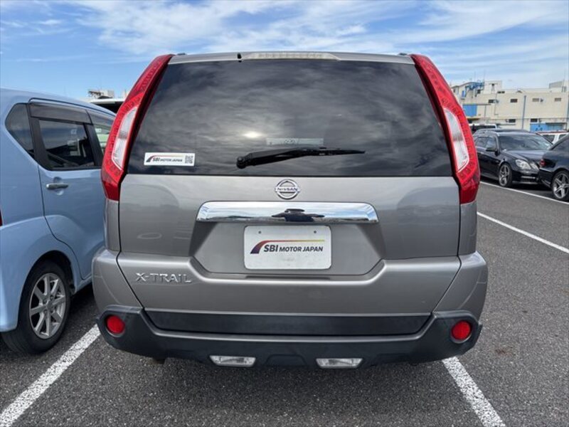 X-TRAIL