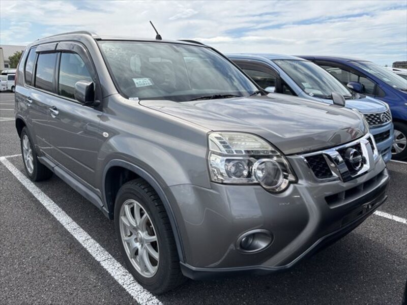 X-TRAIL