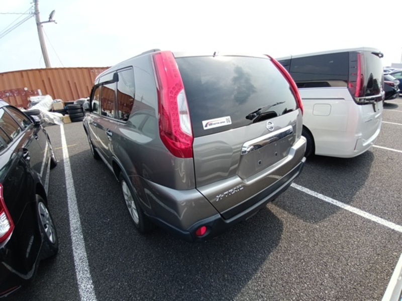 X-TRAIL