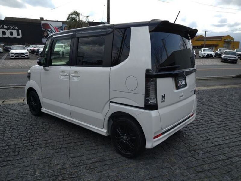 N BOX CUSTOM