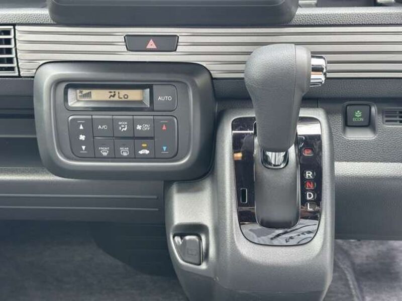 N-VAN
