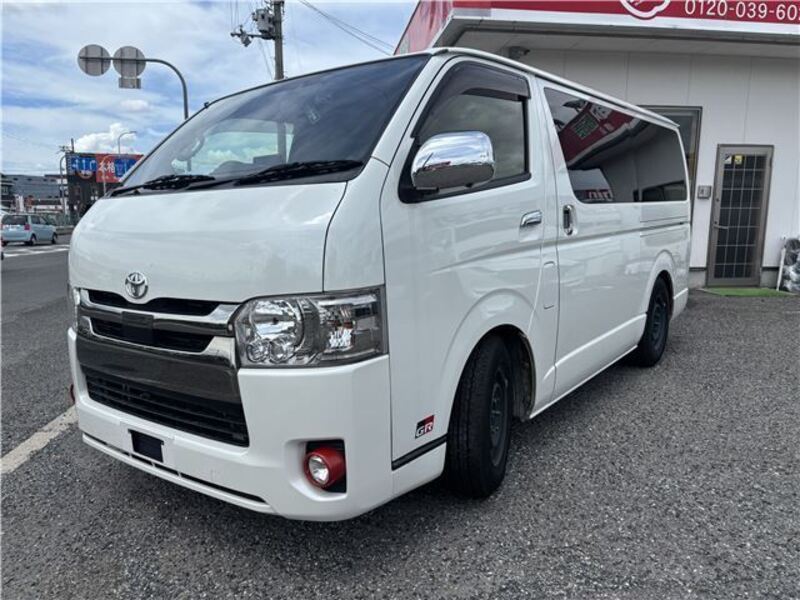 TOYOTA HIACE