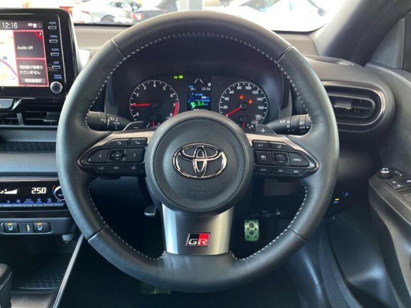 GR YARIS