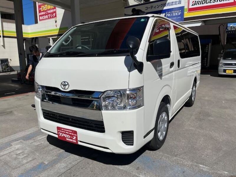 TOYOTA HIACE