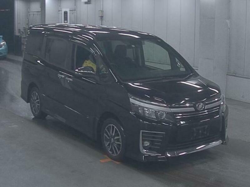 Toyota voxy 2016