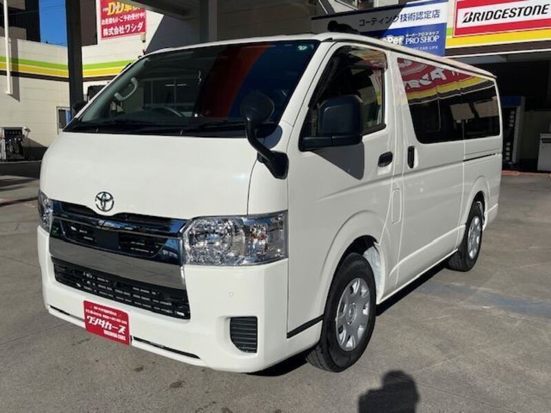 TOYOTA HIACE