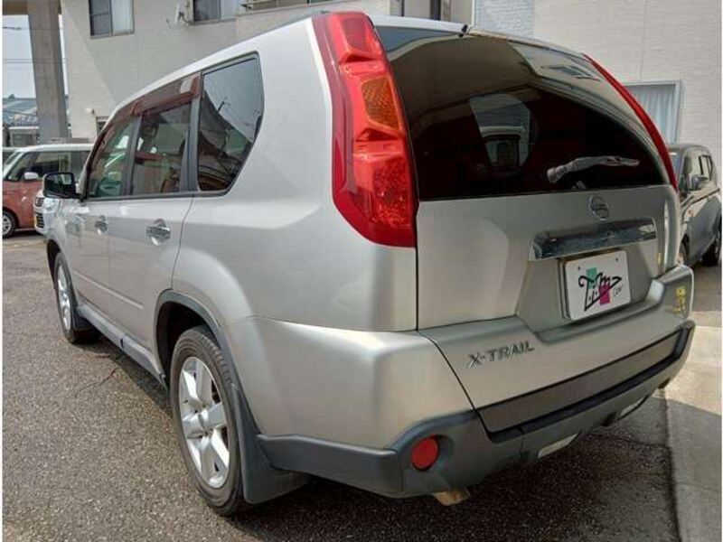 X-TRAIL