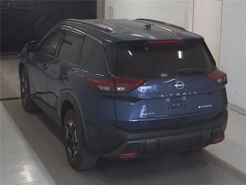 X-TRAIL