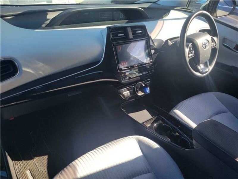 PRIUS PHV