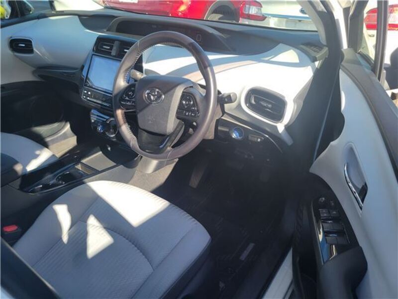PRIUS PHV