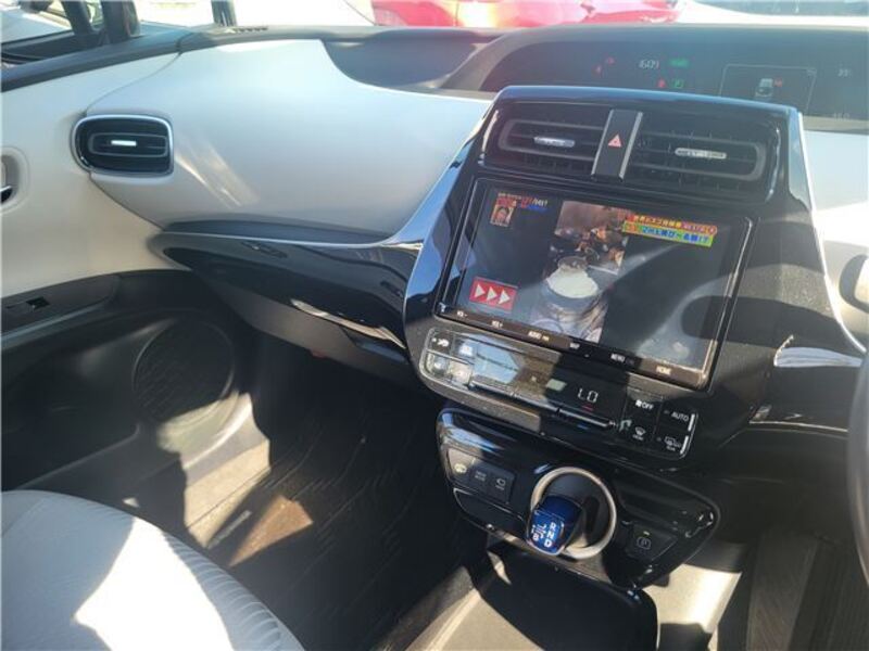 PRIUS PHV
