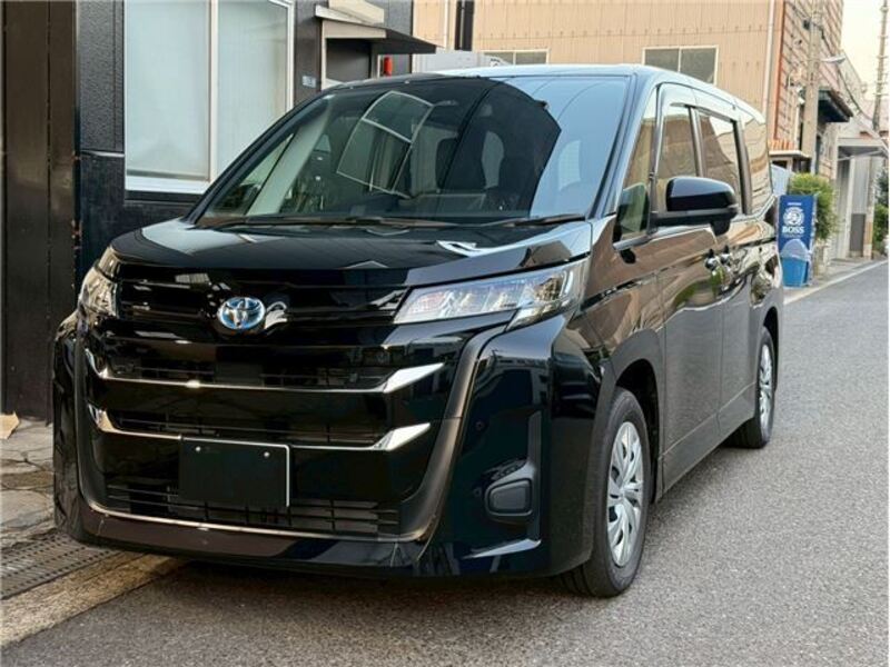 TOYOTA NOAH