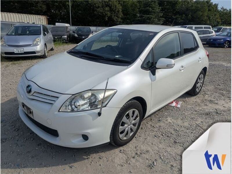 TOYOTA AURIS