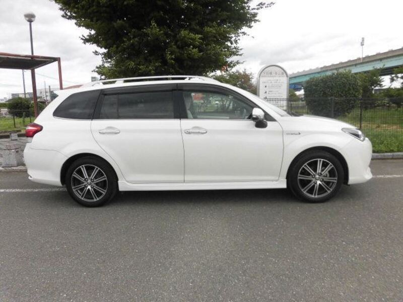 COROLLA FIELDER
