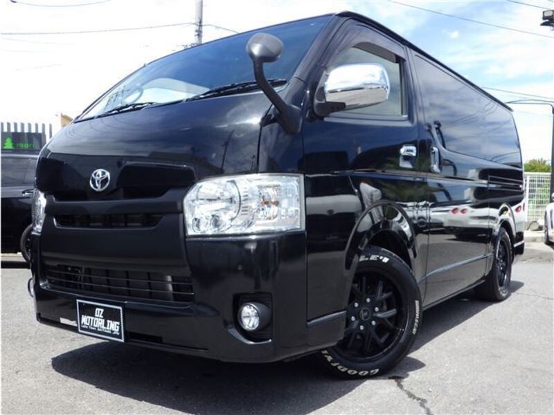 TOYOTA HIACE