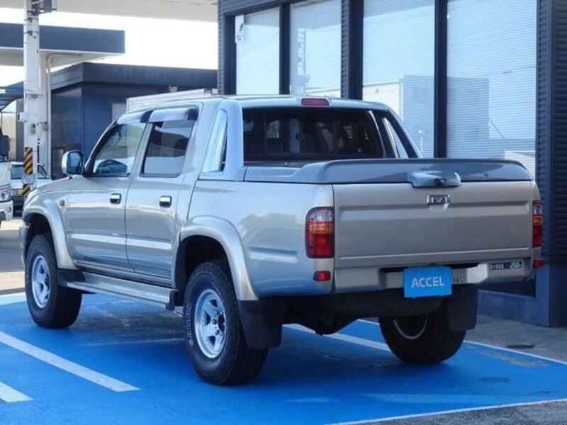 HILUX