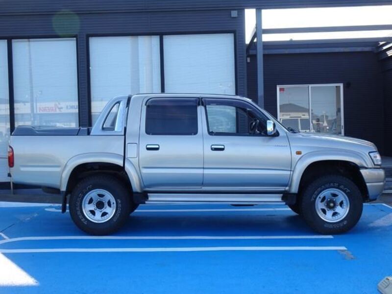 HILUX