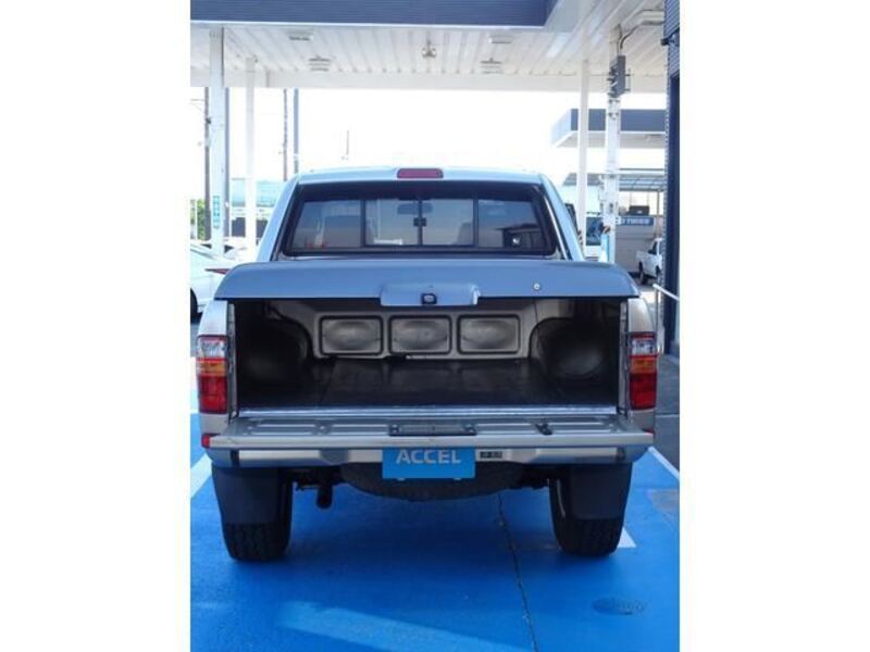 HILUX