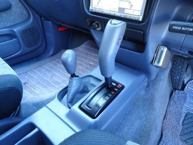 HILUX