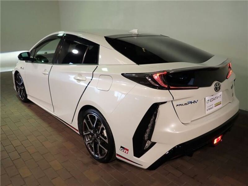 PRIUS PHV