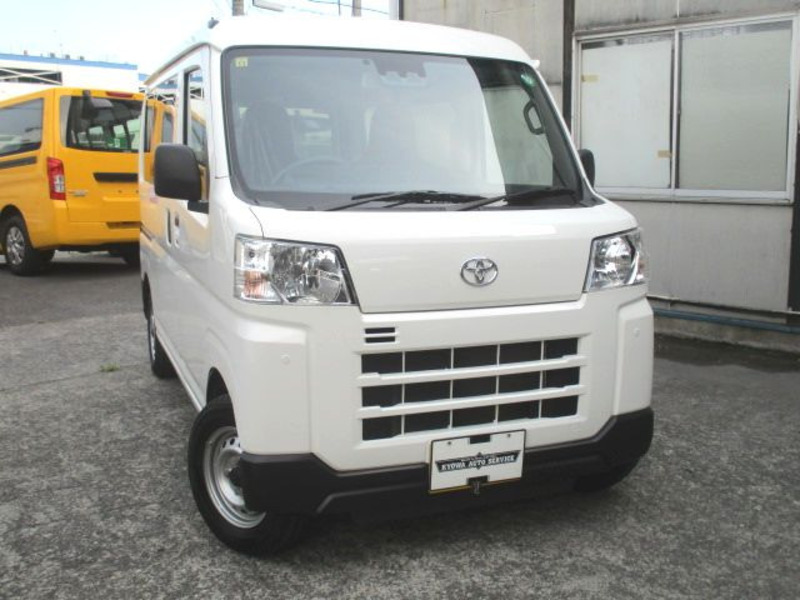 TOYOTA PIXIS VAN