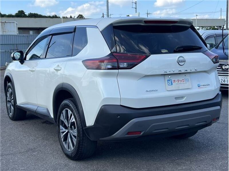 X-TRAIL