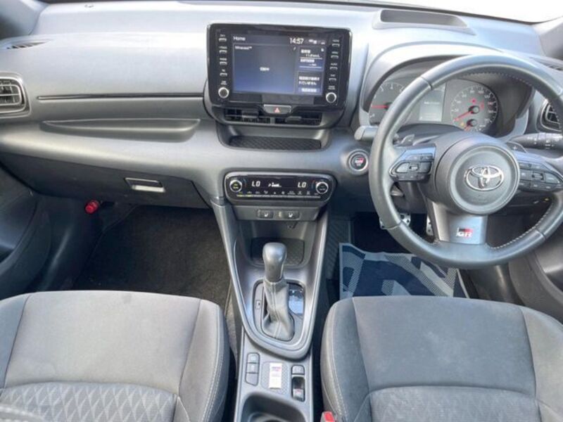 GR YARIS