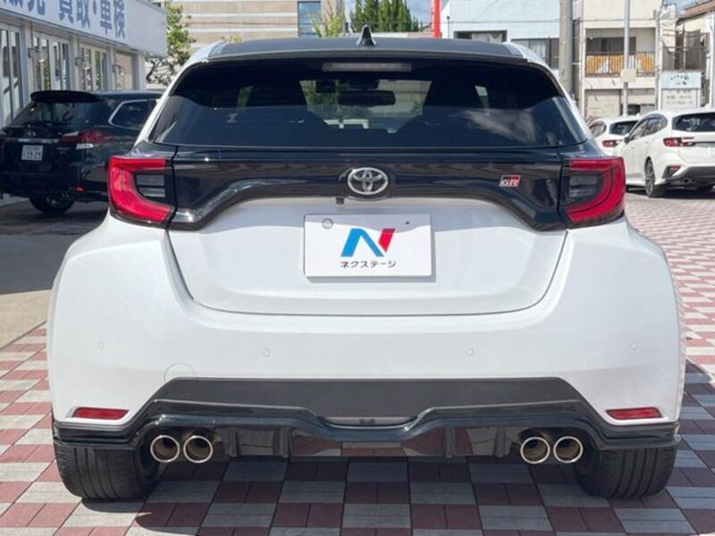 GR YARIS