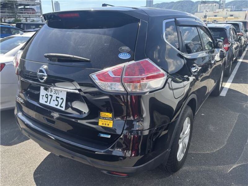 X-TRAIL