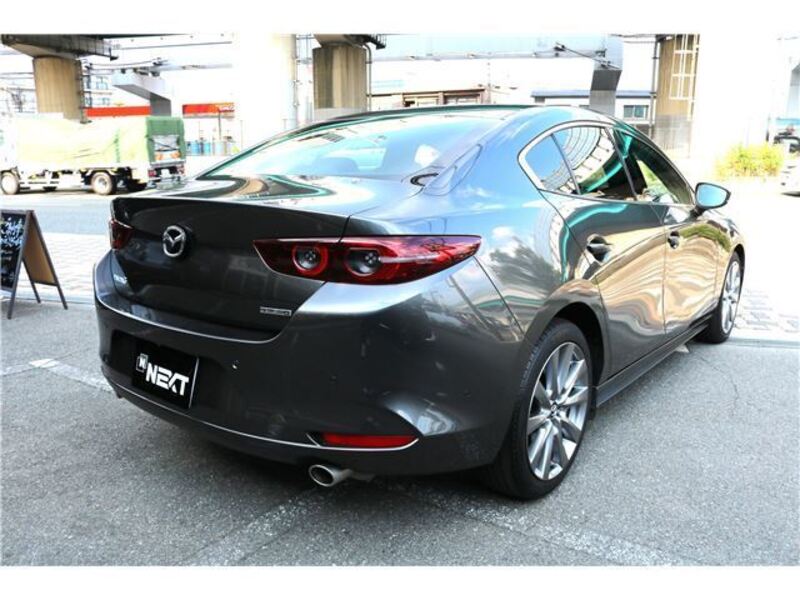 MAZDA3