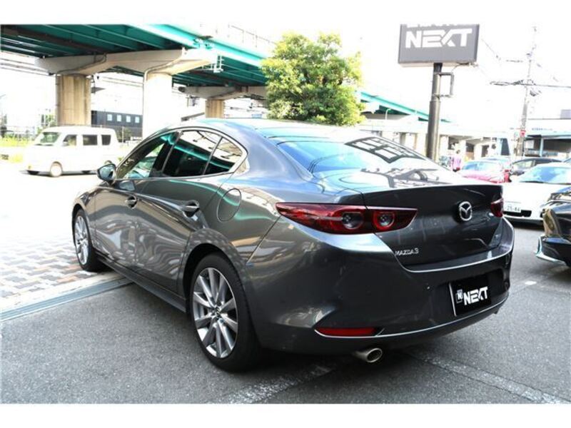 MAZDA3