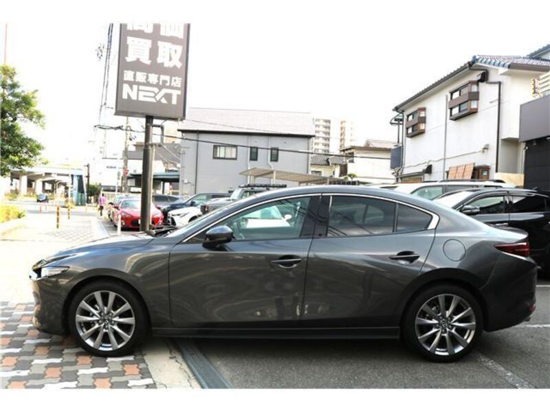 MAZDA3