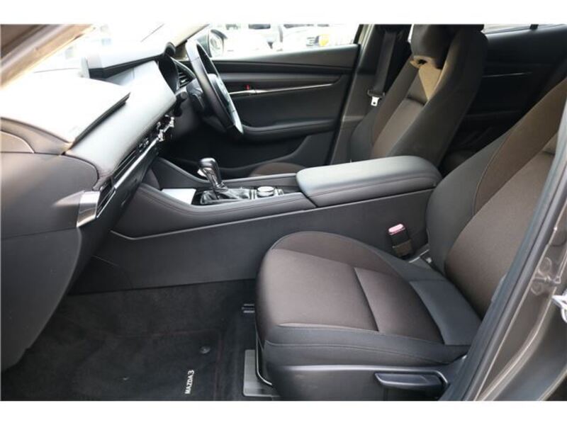 MAZDA3