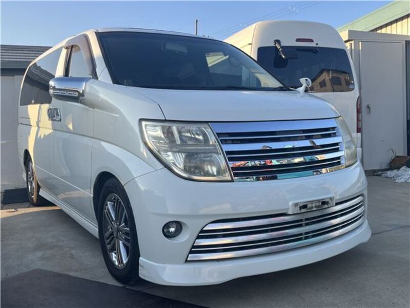NISSAN ELGRAND