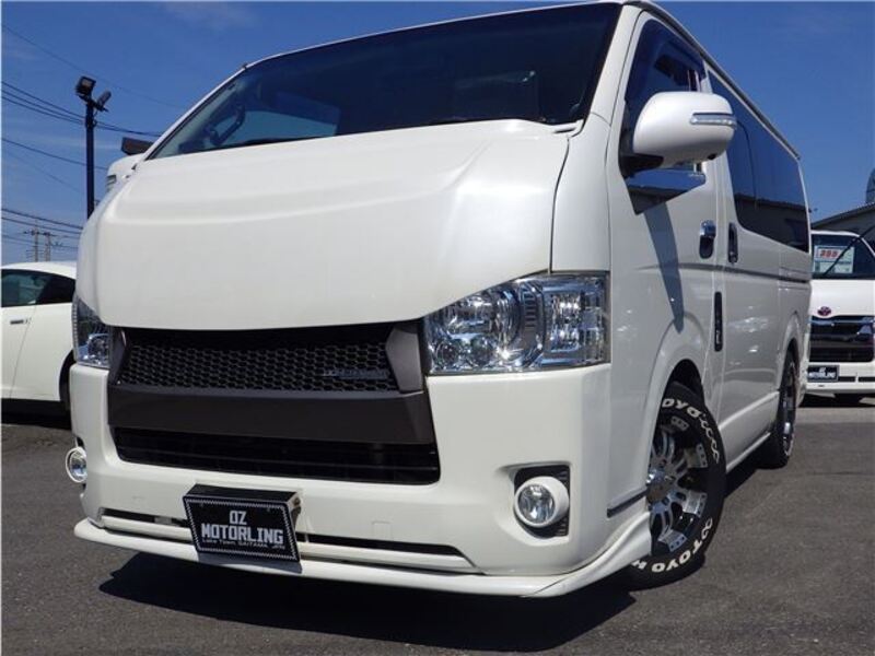 TOYOTA HIACE