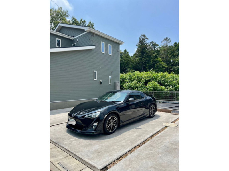 86