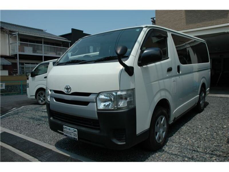 TOYOTA HIACE VAN
