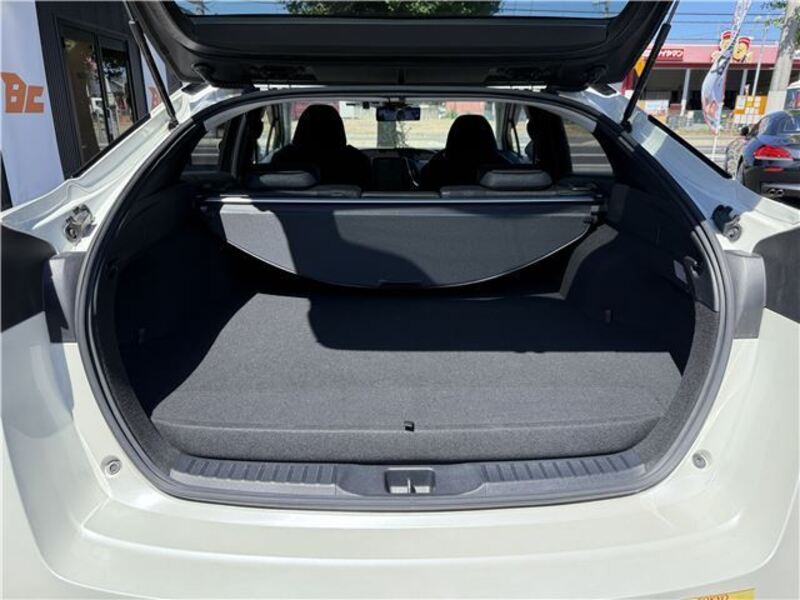 PRIUS PHV