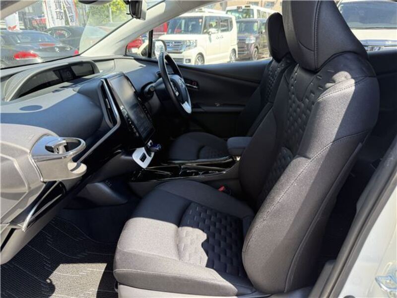 PRIUS PHV