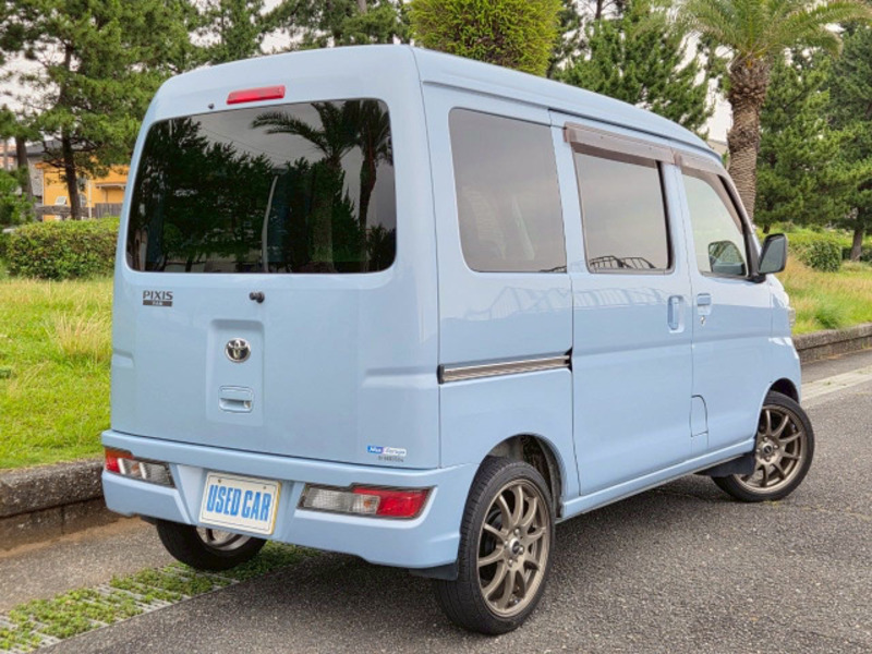 PIXIS VAN