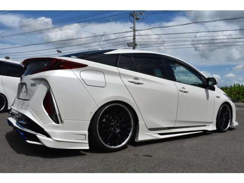 PRIUS PHV