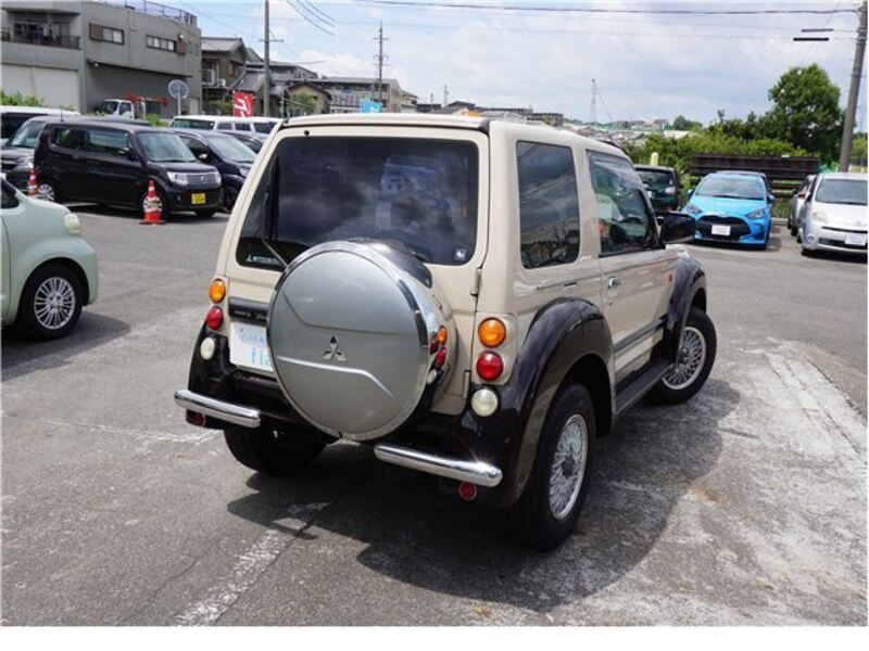 PAJERO JR